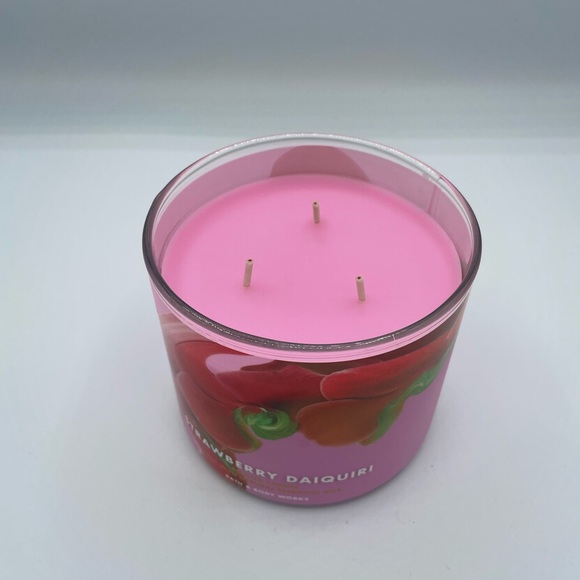 Strawberry Daiquiri Bath and Body Works 3 Wick Candle - Picture 2 of 3